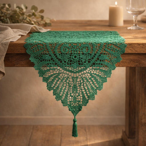 green-christmas-table-runner