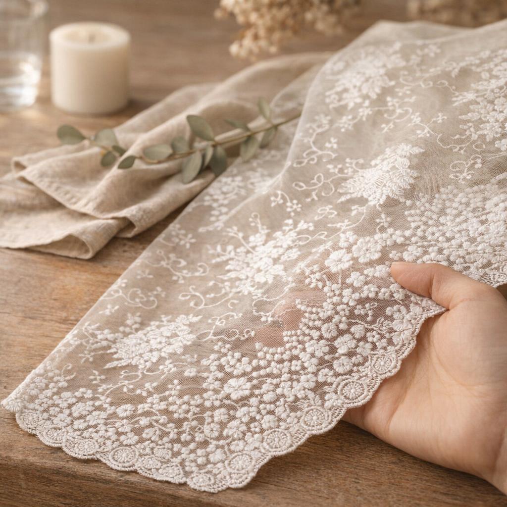 antique-lace-table-runner